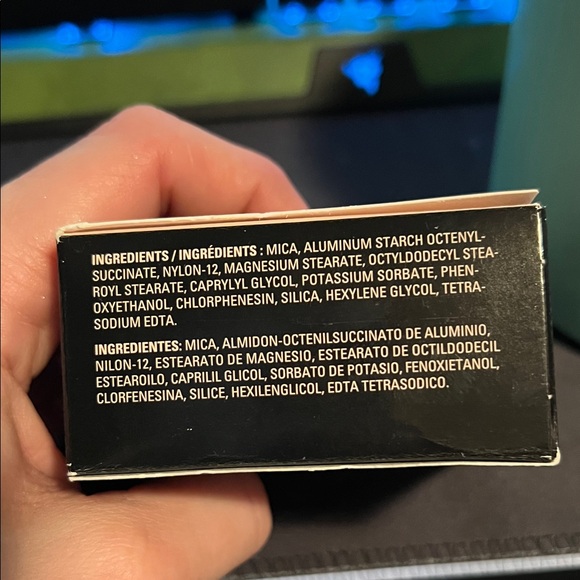 Mary Kay Translucent Loose Powder - Picture 6 of 6